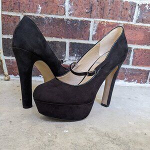 Elle Black Pumps size 9.5, 5+ inch heel
